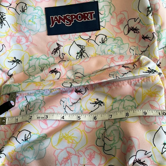 Jansport floral back pack. - Picture 10 of 14